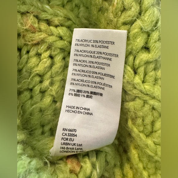 Urban Outfitters Cameron Cable Knit Cardigan Green Size Medium Cropped Sweater - Picture 5 of 6